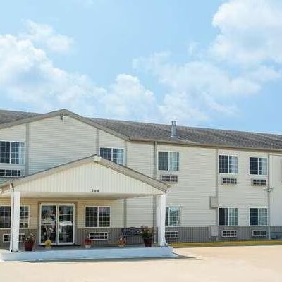 Super 8 by Wyndham Sweet Springs - Sweet Springs, MO