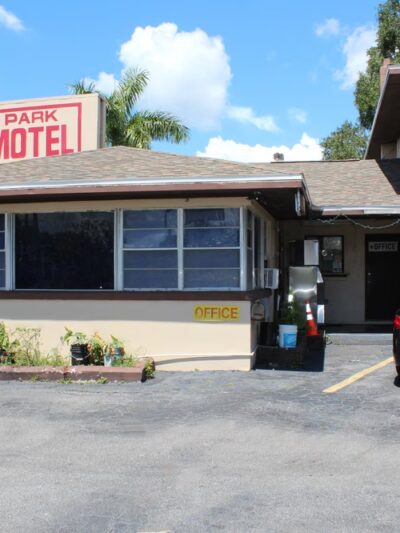 Park Motel - Tampa, FL