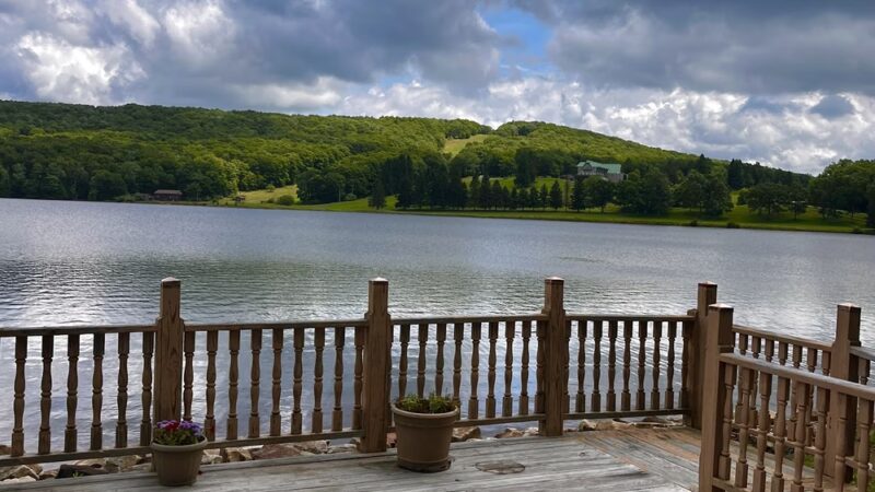 Alpine Lake Boat Dock and Picnic Spot - Terra Alta, WV