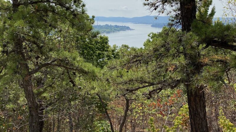 Timp Torne & Jones Point Path Trailhead - Tomkins Cove, NY