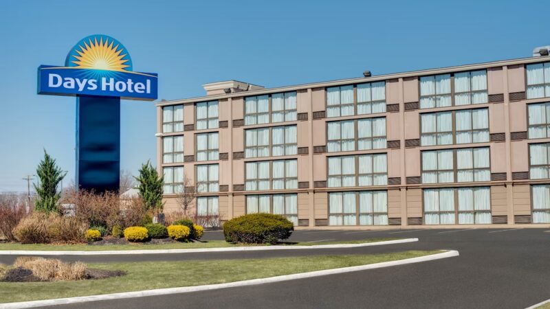 Days Hotel by Wyndham Toms River Jersey Shore - Toms River, NJ