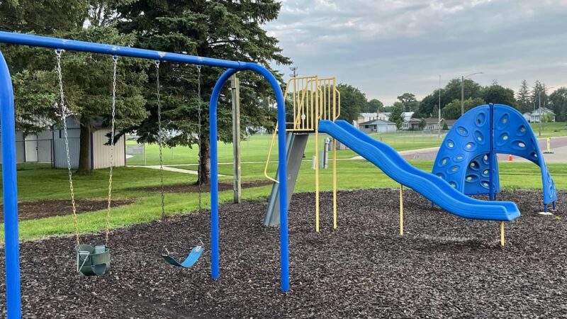 TRUMAN PLAYGROUND - Truman, MN
