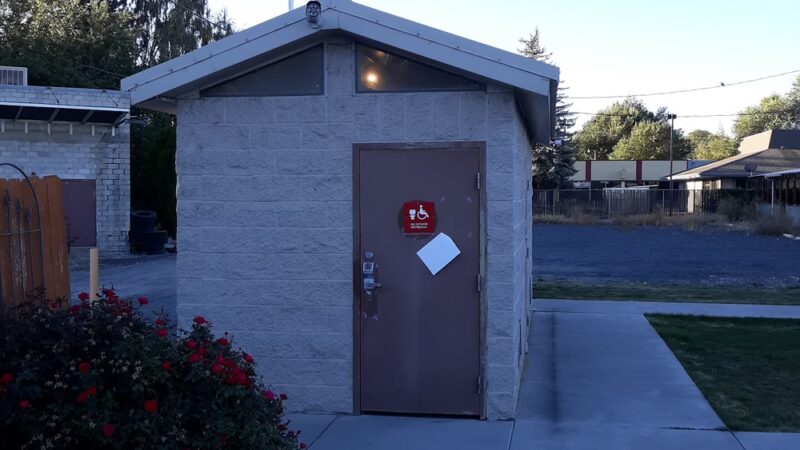 Community Bathroom - Tulelake, CA