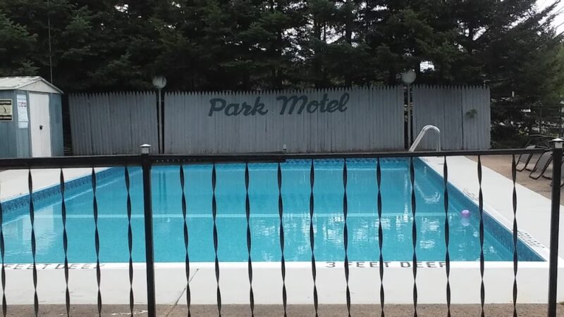 Park Motel and Cabins - Tupper Lake, NY