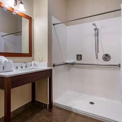 Comfort Inn & Suites Ukiah Mendocino County - Ukiah, CA
