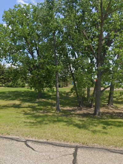 Poolside Park - Underwood, ND
