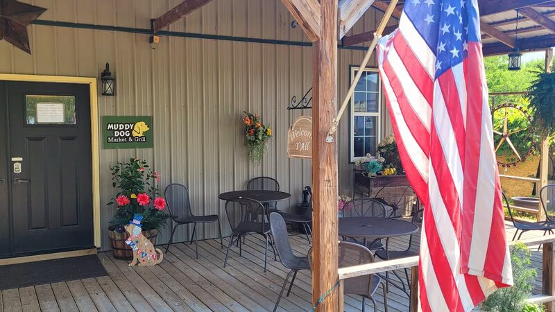 Muddy Dog Market & Grill - Unionville, IA