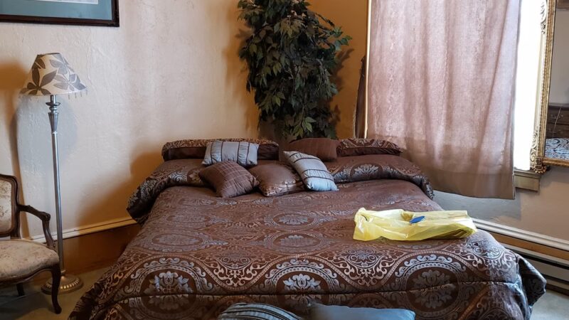 Silver Queen Hotel #11 - Virginia City, NV