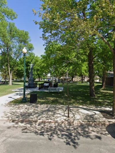 From The Paws Up - Waconia, MN