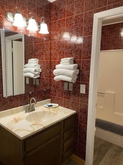 Redwood Motel - Wasta, SD