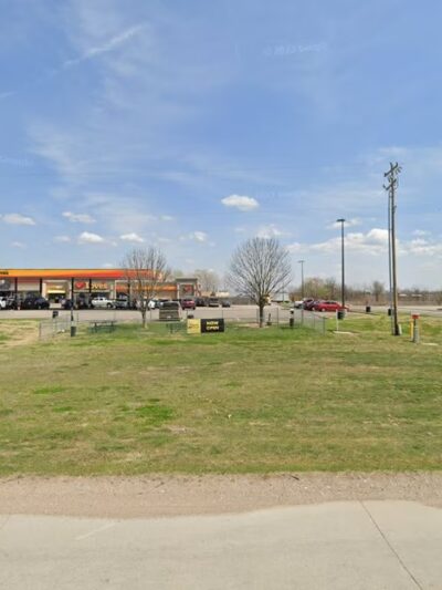Dog Park at Love's Travel Stops - Webbers Falls, OK