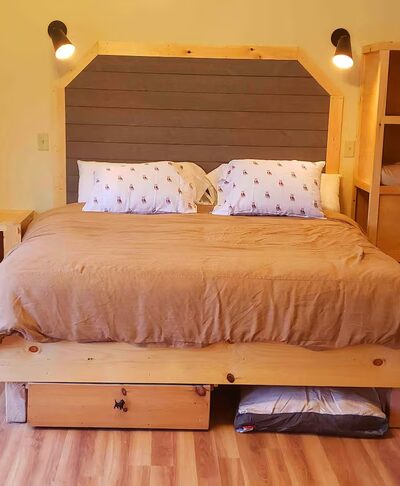 The Paw House Inn & Dog Friendly Cottages - West Rutland, VT