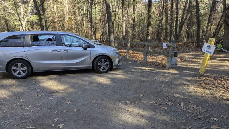 Weston Reservoir DogTrail - Parking - Weston, MA