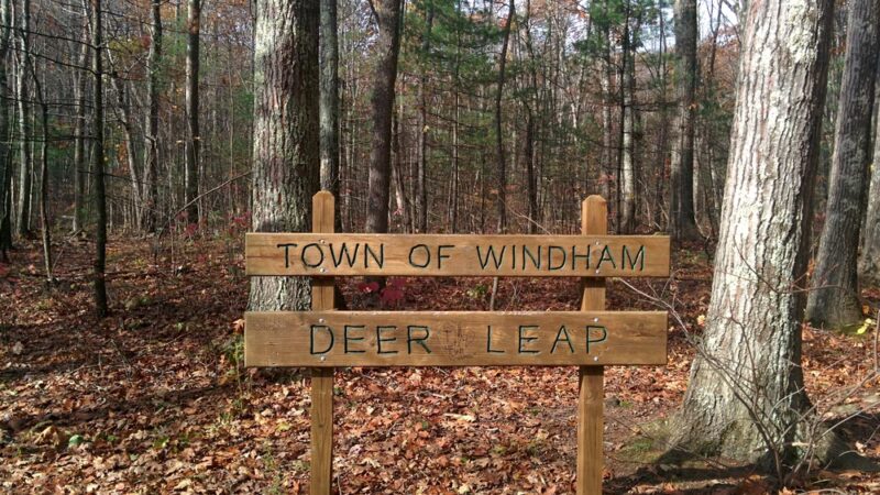 Deer Leap Parking Lot - Windham, NH