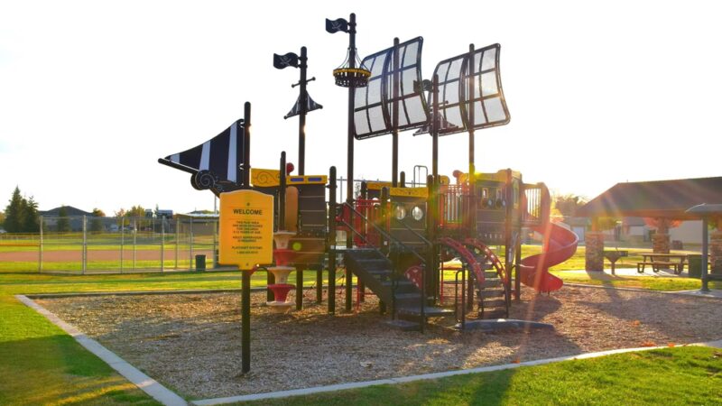 Willow Court Park - Woodlake, CA