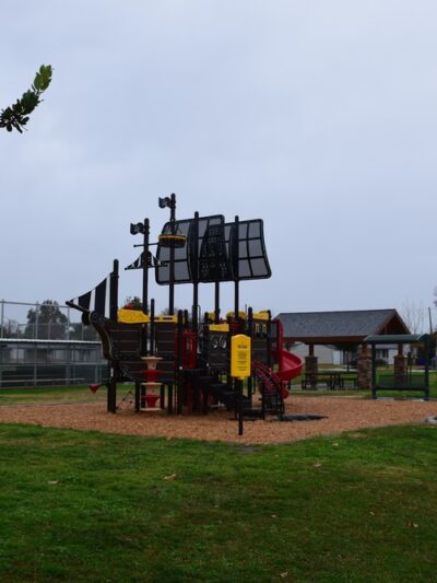 Willow Court Park - Woodlake, CA