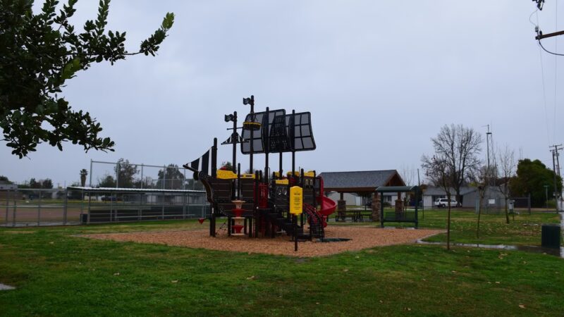 Willow Court Park - Woodlake, CA