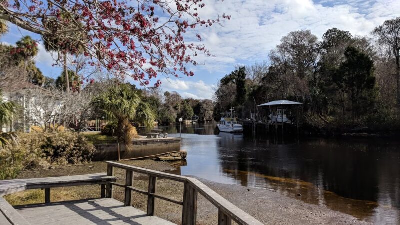Winding River Garden - Yankeetown, FL
