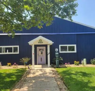 Sweet Paws Retreat - Yorkville, IL