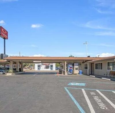 Econo Lodge Inn & Suites - Yreka, CA