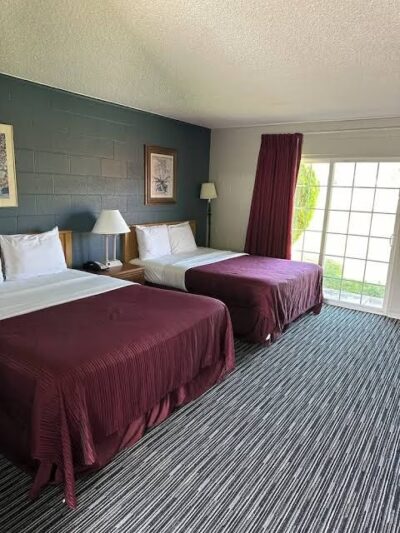 Relax Inn Motel - Yreka, CA