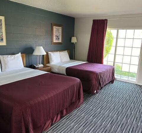 Relax Inn Motel - Yreka, CA