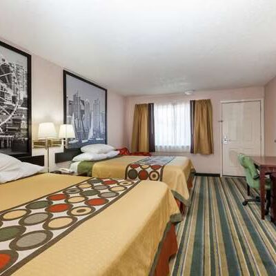 Super 8 by Wyndham Yreka - Yreka, CA