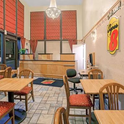 Super 8 by Wyndham Yreka - Yreka, CA
