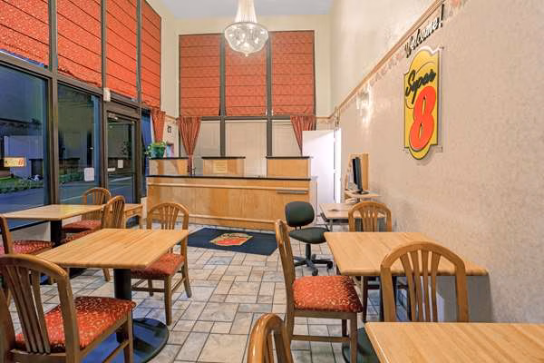 Super 8 by Wyndham Yreka - Yreka, CA