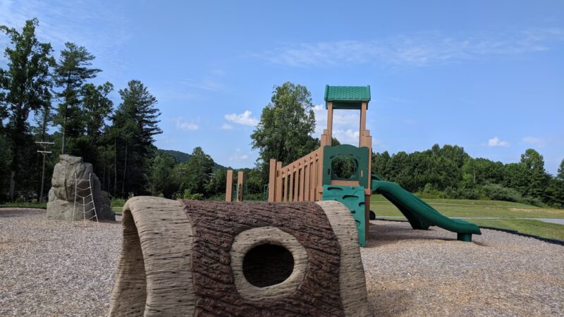 Tuxedo Park - Zirconia, NC
